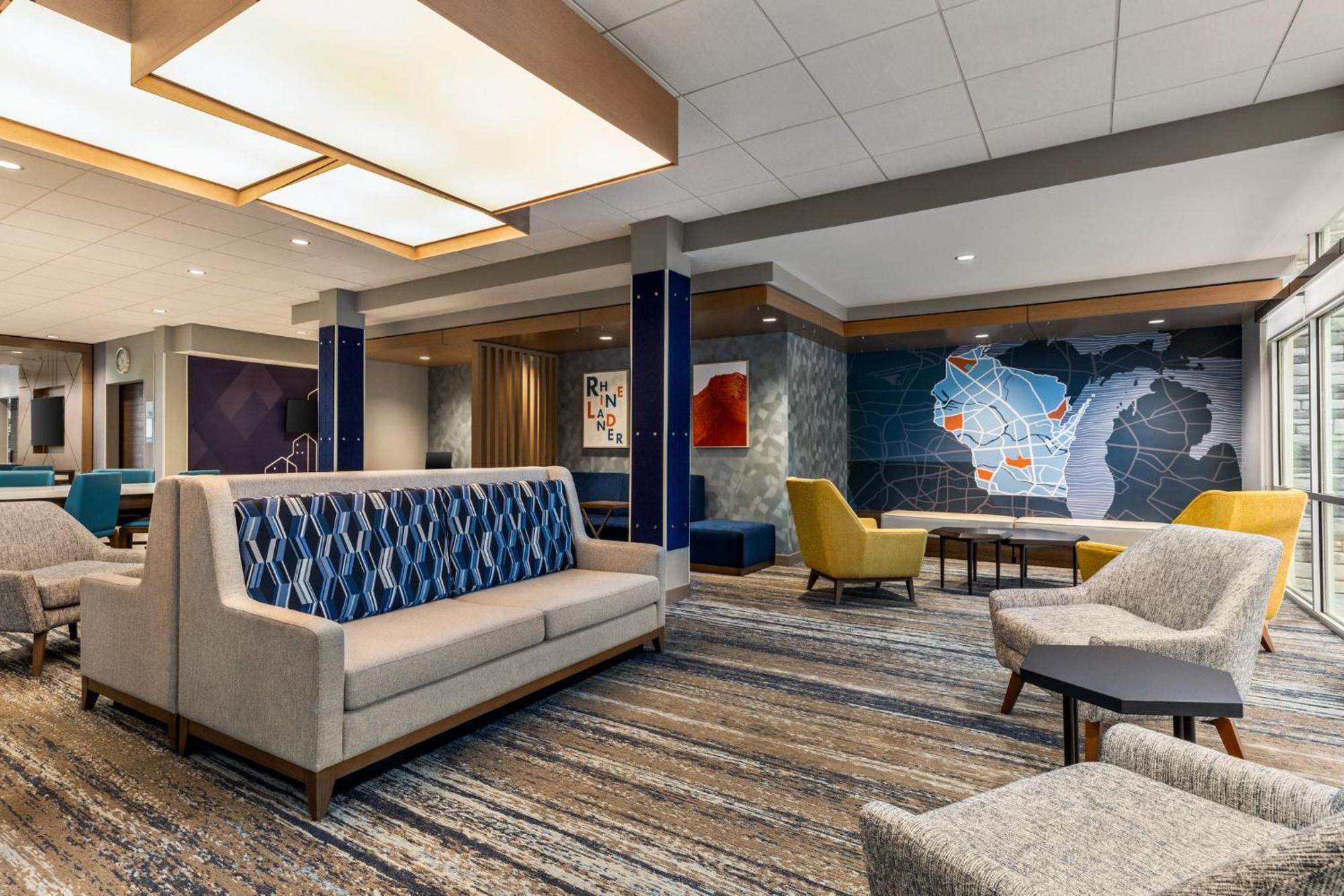 Holiday Inn Express & Suites Rhinelander By Ihg Luaran gambar